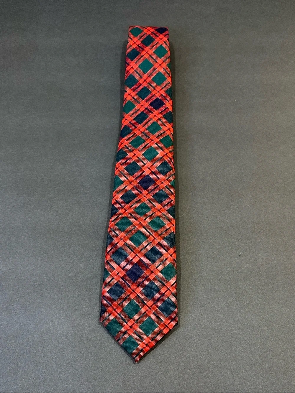 🎄NWOT J.Crew Ludlow 100% Wool Tartan Plaid Necktie Red Green Blue Handmade USA